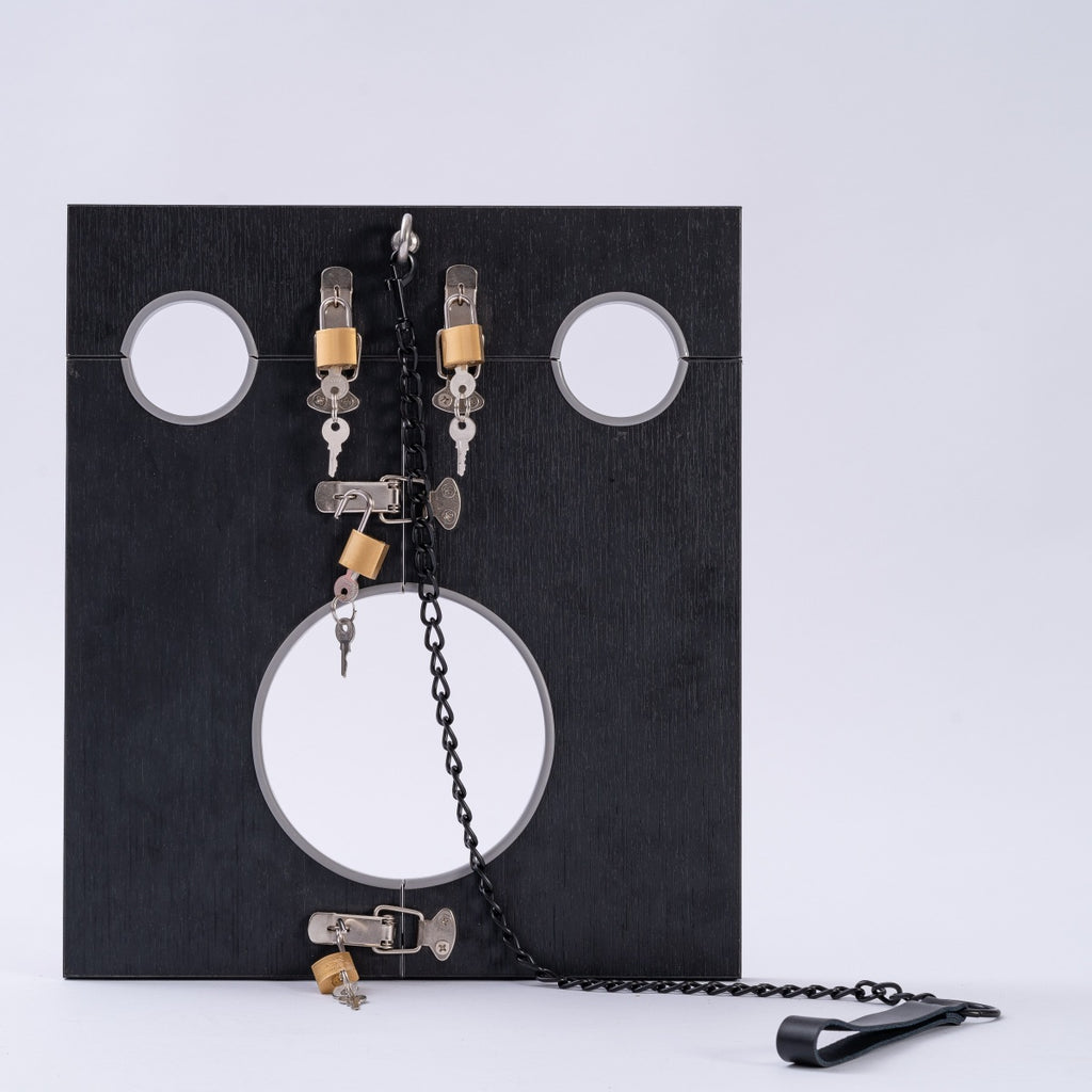 Wooden Neck & Wrist Pillory with Chain BF20