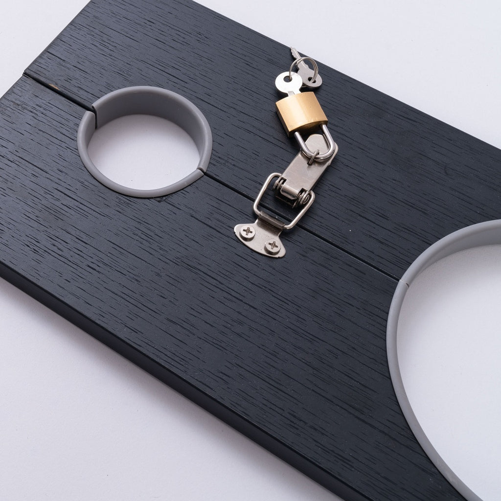 Locking Wooden Neck & Wrist Pillory BF36