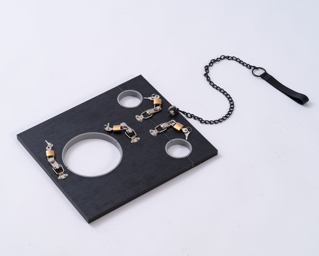 Wooden Neck & Wrist Pillory with Chain BF20