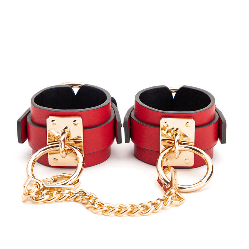 Padded BDSM Restraint Cuffs with Connecting Chain BM112